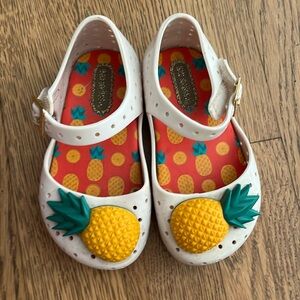 Mini Melissa size six girls pineapple jelly